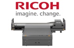 Ricoh выходит на рынок промышленной декоративной печати с широкоформатным планшетным УФ-принтером Ricoh Pro™ T7210.